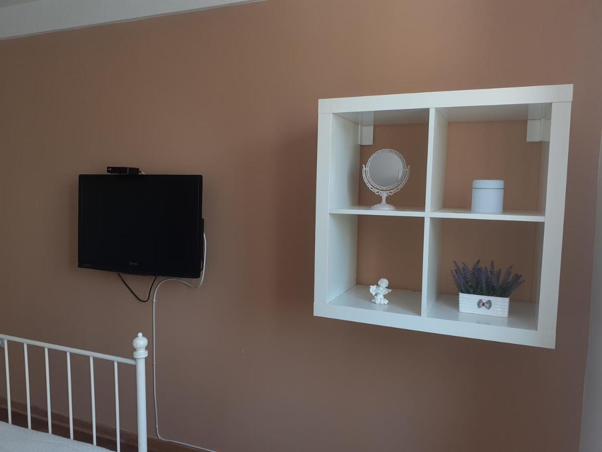 Apartman Jovana Sremska Mitrovica Esterno foto